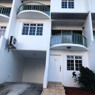 FOR SALE FLAGSTAFF TOWNHOUSE 2.7M