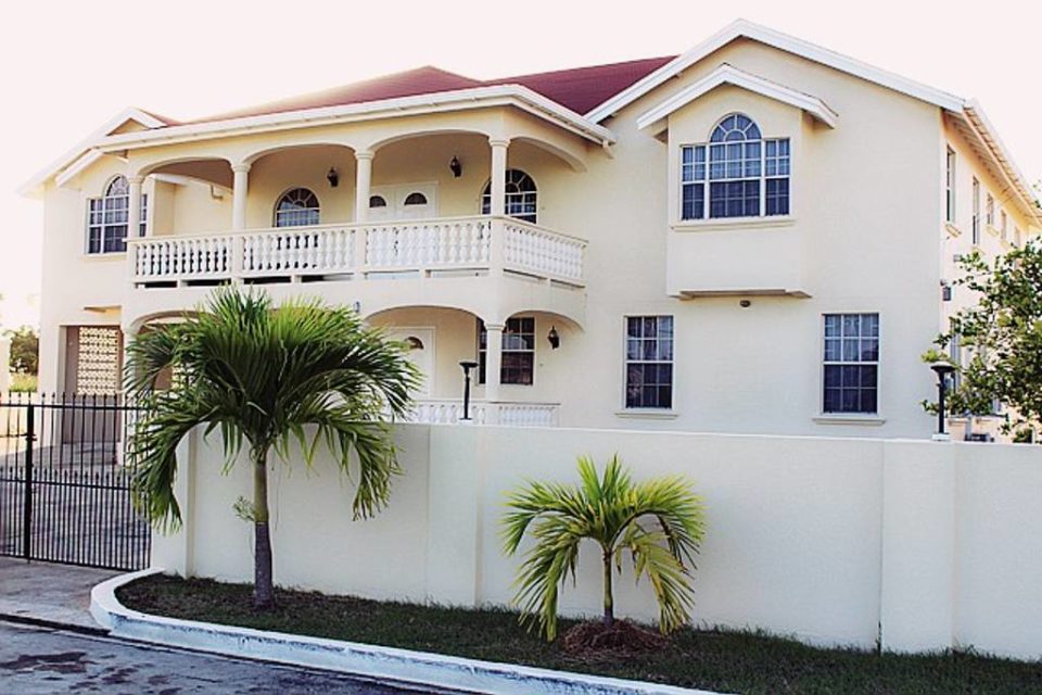 Barbados Luxurious fully furnished house for rent $512USD per night