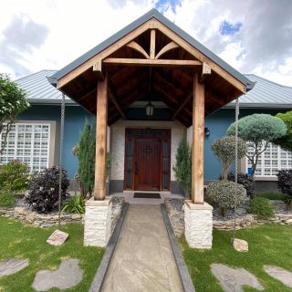 Westmoorings beautifully landscaped bungalow