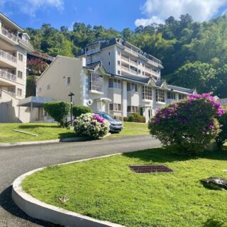 3 BEDROOM UPGRADED TOWNHOUSE FOR SALE – THE MEADOWS – LONG CIRCULAR – MARAVAL- POS