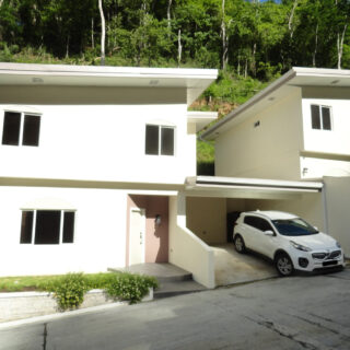 Townhouse For Sale in Maraval