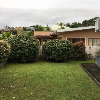 94 CHERRY CRESCENT, Westmoorings House : For Rent $10,500