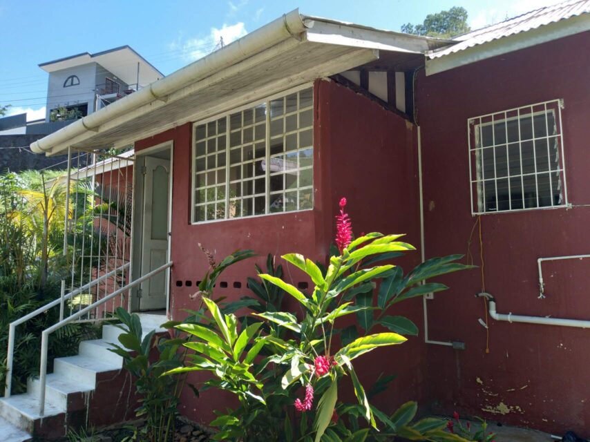 COZY STAND ALONE 1 BED FULLY FURNISHED COTTAGE RENTAL, CASCADE TT$4.5K MTH