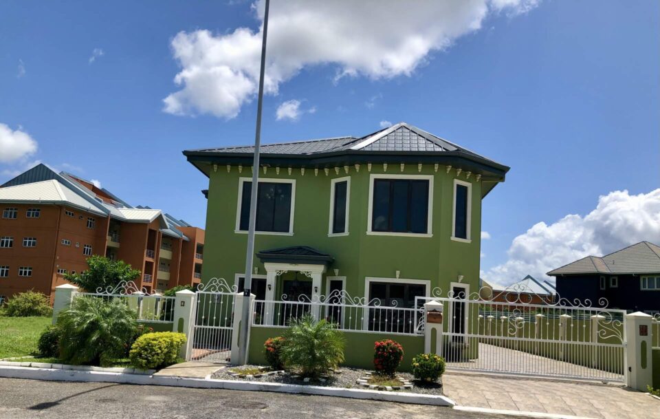 ✨MOVE IN READY HOME LOCATED AT FAIRWAYS GREENS, TRINCITY✨