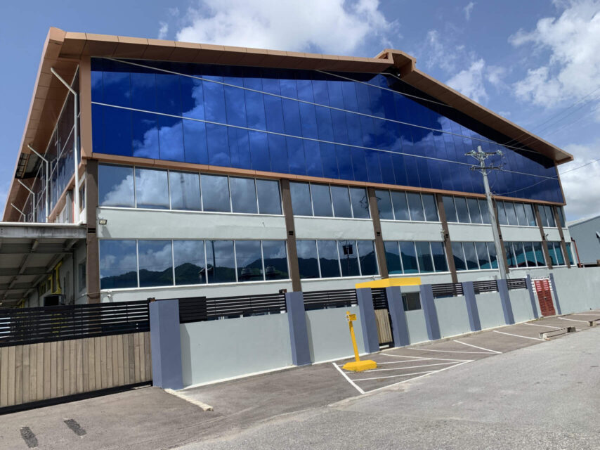 Office building for RENT in the Macoya Industrial Estate