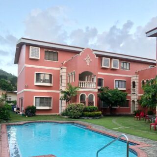 📍 This beautiful upgraded three bedroom, two bathroom townhouse is located in Sydenham Court, St Ann’s. Move in Ready!😍