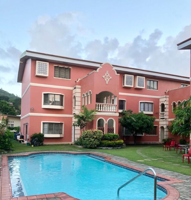 📍 This beautiful upgraded three bedroom, two bathroom townhouse is located in Sydenham Court, St Ann’s. Move in Ready!😍