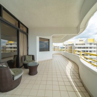 Apartment For Rent – The Towers, Westmoorings SE – $3,200US