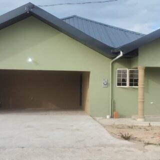 Home for sale in gated community in Longdenville