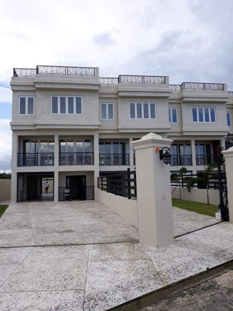 Breathtaking, luxurious home at Seaview Drive, Otaheite Residential Park