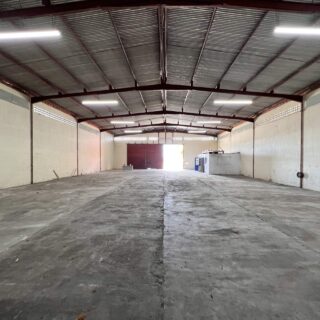 Warehouse in Warrenville off the UBH