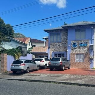 Commercial building for sale in Mucurapo