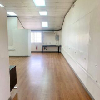 SPACIOUS COMMERCIAL OFFICE, MUNROE ROAD