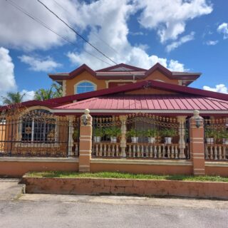 COUVA 5 bedroom house with pool