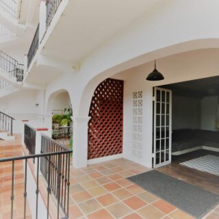 🌟 Opportunity to live or invest, this Spanish Villas one-bedroom apartment is a true gem! 🌟