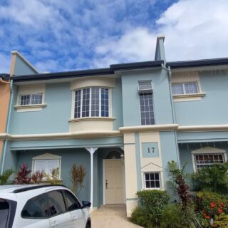 Townhouse for sale next to Victoria Gardens