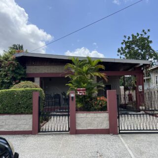 6 BEDROOM, 3 AND 1/2 BATHROOM HOUSE FOR SALE OR RENT LOCATED IN WOODBROOK, POS