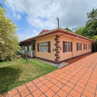 Attractive Single story 3 bed/2.5 bath house, Arima – 1.5 m