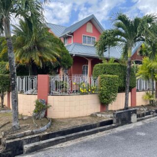 🔷Evergreen Piarco 2 storey  House for sale $3,300,000 negotiable