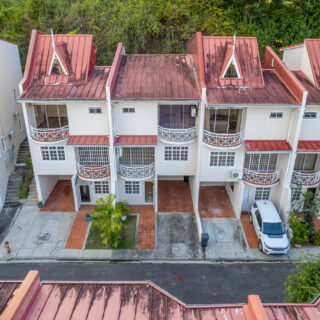 Townhouse For Rent In St. James