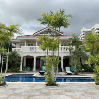 Luxurious Waterfront Westmoorings South East House for Rent