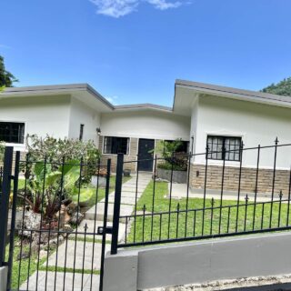 3 BEDROOM, 3 BATHROOM FAMILY HOME LOCATED IN THE GATED COMMUNITY OF HALELAND PARK -MARAVAL