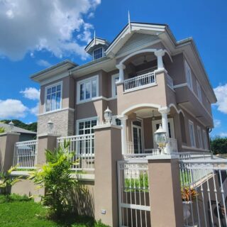 Bryan’s Gate Luxury Home (Phillipine / Palmiste)