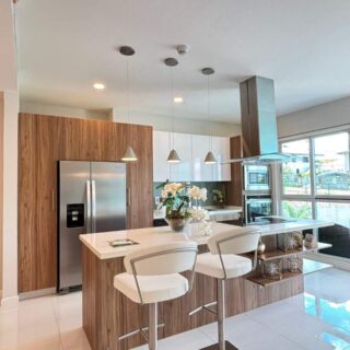 The Residences at South Park, San Fernando