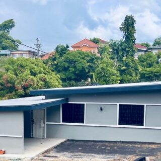 🏡 New Sale Listing – Alice Street, La Romain 🏡   📍 Location! Location! Location! This beautifully renovated single-storey home is situated in a prime residential area with ample potential for expansion or remodeling to suit your needs.