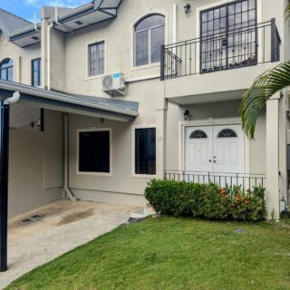 Townhouse for Sale – Hillcrest Manor, Petit Valley TT$2.6 Mil