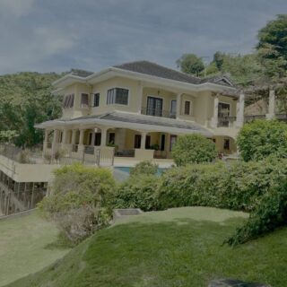 4/ 5 BEDROOM, 4 AND 1/2 BATHROOM, SEMI FURNISHED HOUSE LOCATED IN BEAUMOUNT RIDGE-EARLY MARAVAL