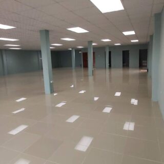 PENAL LARGE COMMERCIAL FLOOR FOR  WITH SPACIOUS PARKING