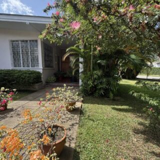 House for sale in Petit Valley