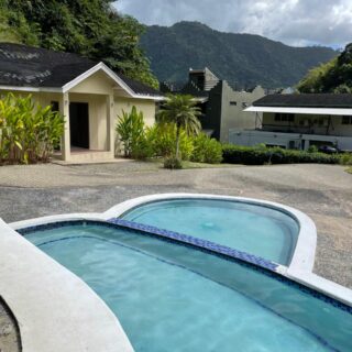 Villas of Les Boix, Maraval