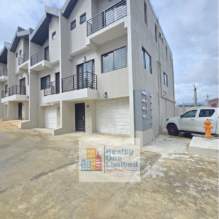 MODERN TRI-LEVEL TOWNHOUSE FOR SALE – MOONRIDGE PHILLIPINE