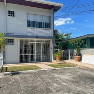 Townhouse for sale/rent