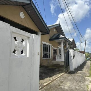 Single storey, Modern Fixer Upper 3 Bedroom, 2 Bath home in Palm Drive, Las Lomas #1