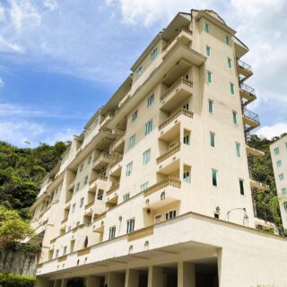 FOR SALE: MARAVAL, LA RIVE