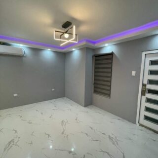 THE POSH STYLE  @ $1.38M  T/HOUSE