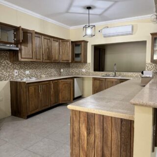 4 bedrooms, 3 1/2 baths TH Glencoe