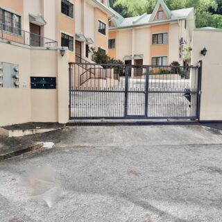 Townhouse for Rent – Springbank Avenue, Cascade (Pine View Villas)