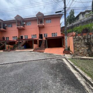 Townhouse for rent – Auzonville villas, Tunapuna $9000/mth
