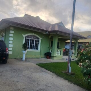 📍House for Sale in La Garniel Gardens – Sangre Grande!