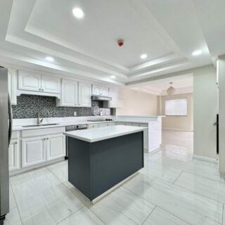 3rd Floor La Fontaine Apartment for Rent