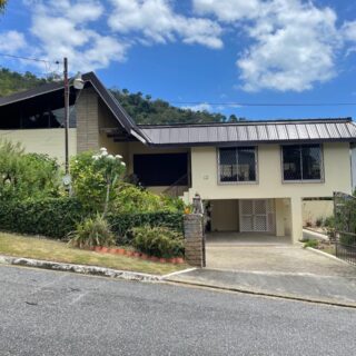 House for rent in Petit Valley